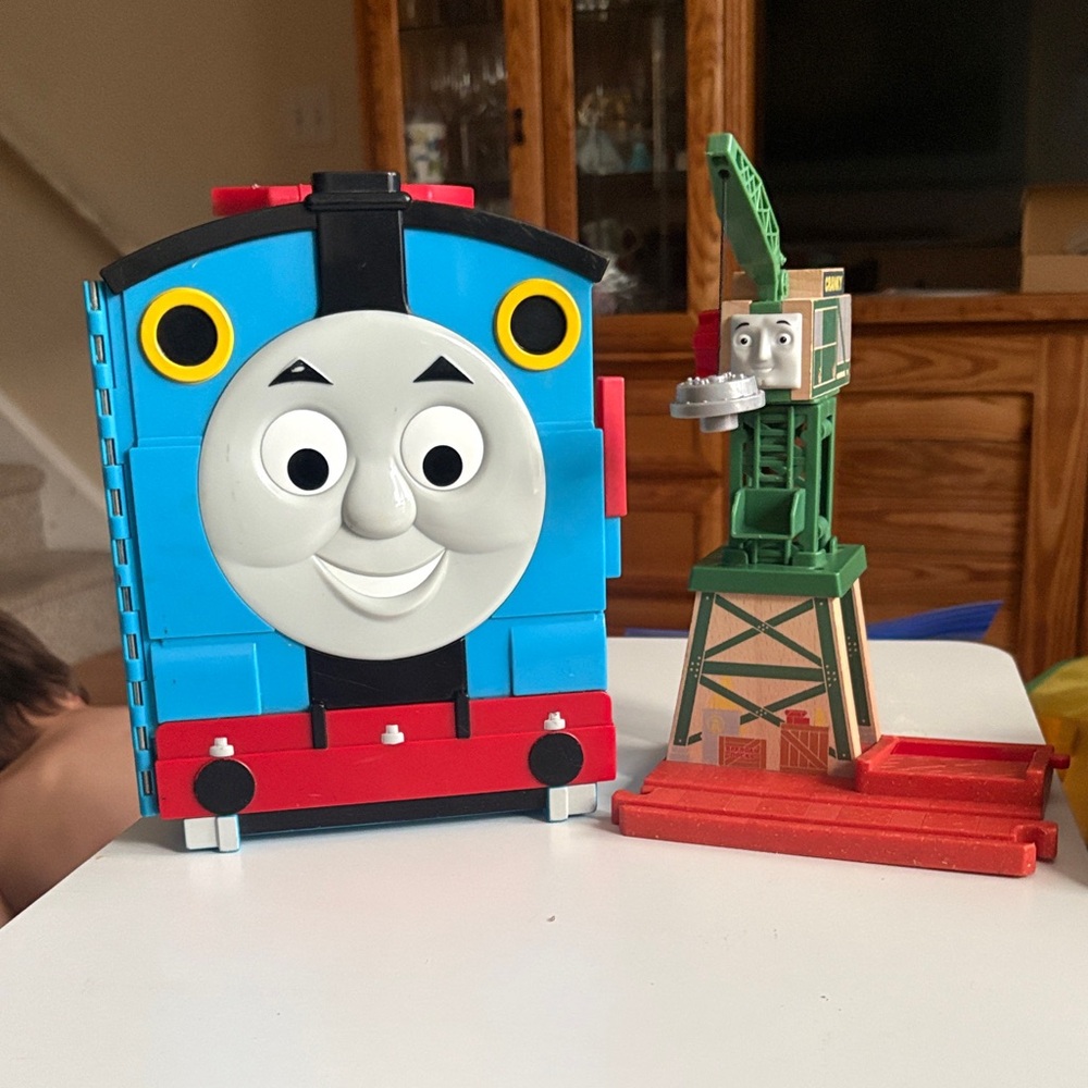 Thomas & Friends Blue and Red Train with Green Crane